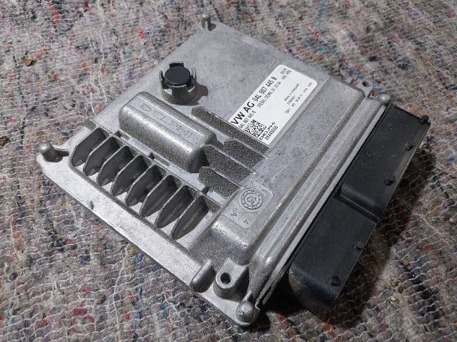 bontott SKODA OCTAVIA III Motorvezérlő