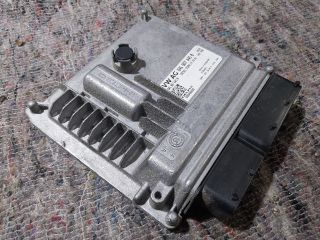 bontott SKODA OCTAVIA III Motorvezérlő