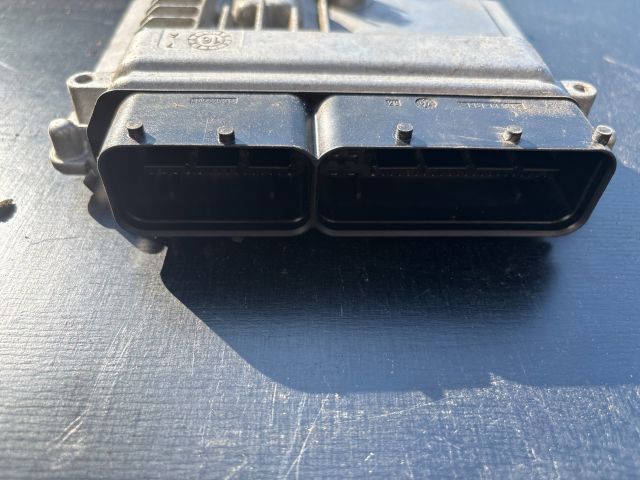 bontott SKODA OCTAVIA III Motorvezérlő