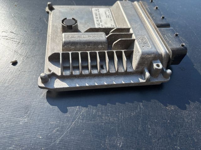 bontott SKODA OCTAVIA III Motorvezérlő