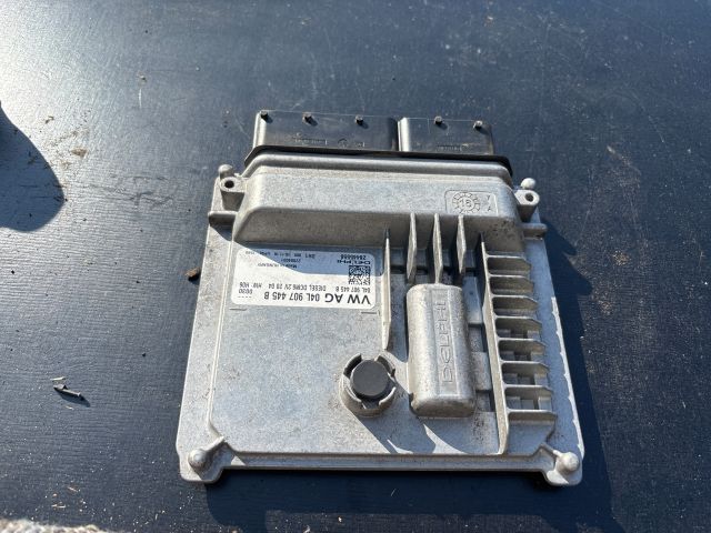 bontott SKODA OCTAVIA III Motorvezérlő