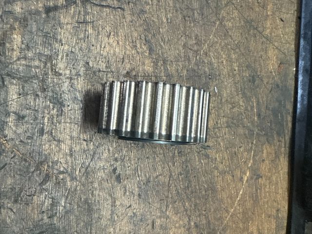 bontott SKODA OCTAVIA III Nagynyomású Szivattyú Bordáskerék / Lánckerék