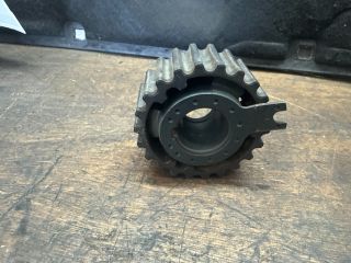 bontott SKODA OCTAVIA III Nagynyomású Szivattyú Bordáskerék / Lánckerék