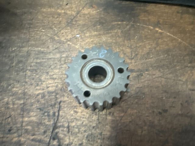 bontott SKODA OCTAVIA III Nagynyomású Szivattyú Bordáskerék / Lánckerék