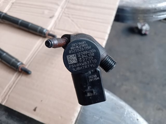 bontott SKODA OCTAVIA III Porlasztó Sor / Híd