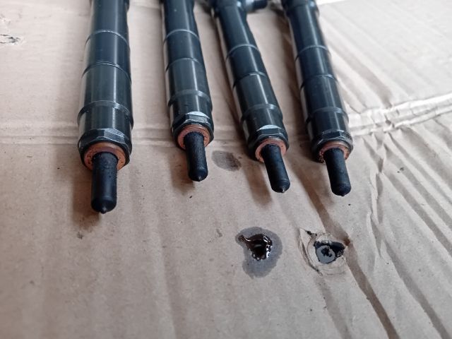 bontott SKODA OCTAVIA III Porlasztó Sor / Híd