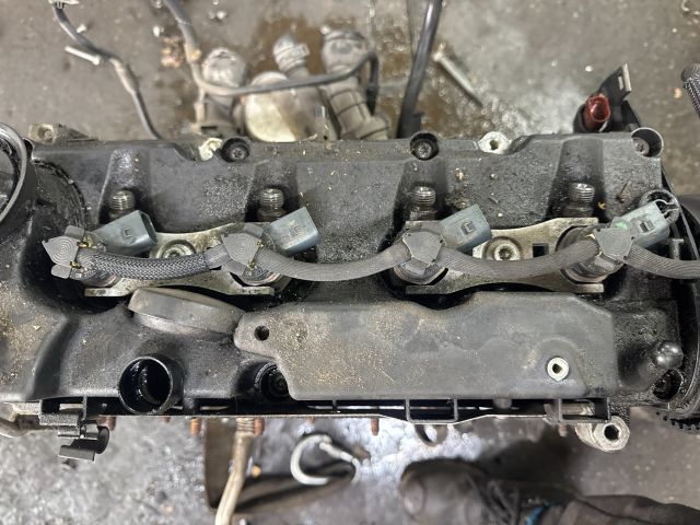 bontott SKODA OCTAVIA III Porlasztó Sor / Híd