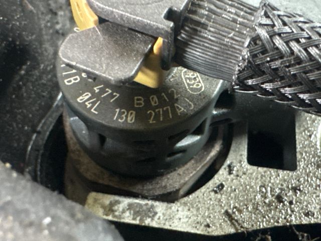 bontott SKODA OCTAVIA III Porlasztó Sor / Híd