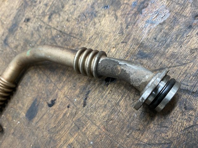 bontott SKODA OCTAVIA III Turbó Olajcső