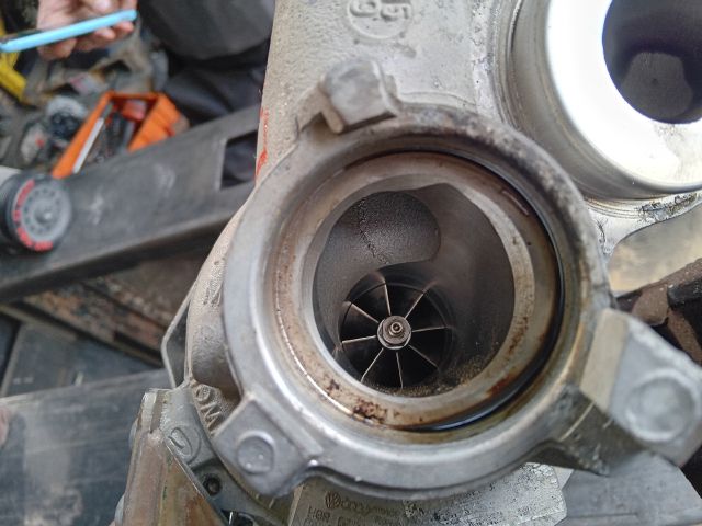 bontott SKODA OCTAVIA III Turbó