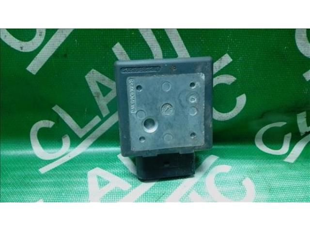 bontott SKODA OCTAVIA III Üzemanyag Szivattyú Relé