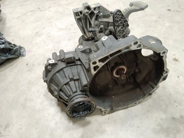 bontott SKODA OCTAVIA III Váltó (Mechanikus)