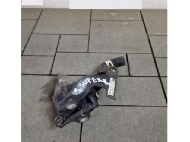 bontott SKODA OCTAVIA III Vízpumpa