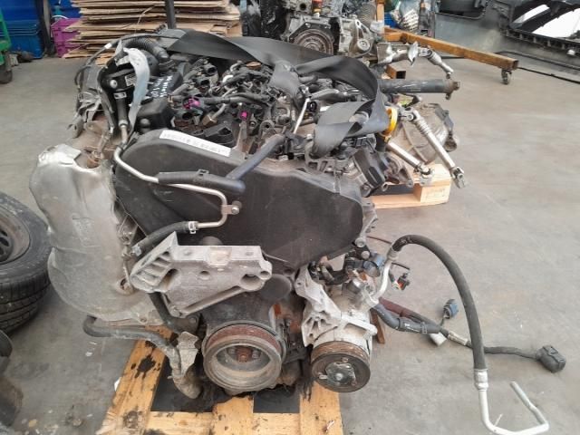 bontott SKODA OCTAVIA III Motor (Fűzött blokk hengerfejjel)