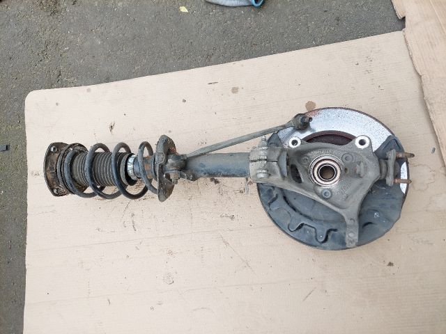 bontott SKODA OCTAVIA III Bal első Csonkállvány Kerékaggyal