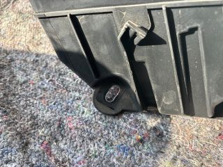 bontott SKODA OCTAVIA III Biztosítéktábla Motortér