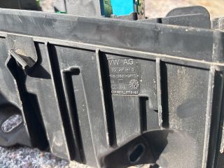 bontott SKODA OCTAVIA III Biztosítéktábla Motortér