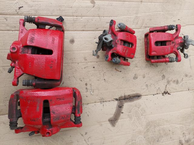 bontott SKODA OCTAVIA III Féknyereg Munkahengerrel Szett