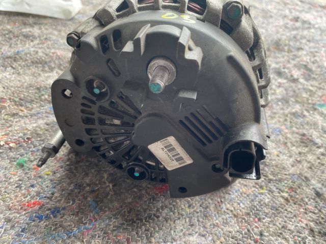 bontott SKODA OCTAVIA III Generátor