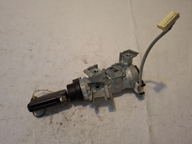 bontott SKODA OCTAVIA III Gyújtáskapcsoló Házzal