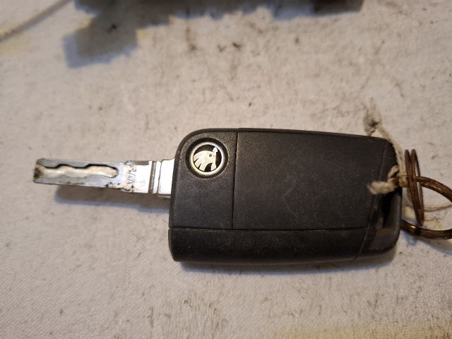 bontott SKODA OCTAVIA III Gyújtáskapcsoló Házzal