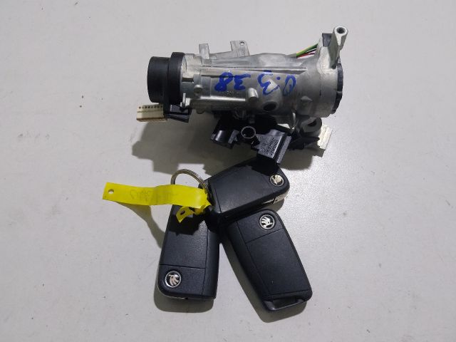 bontott SKODA OCTAVIA III Gyújtáskapcsoló Házzal