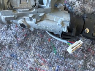 bontott SKODA OCTAVIA III Gyújtáskapcsoló Házzal