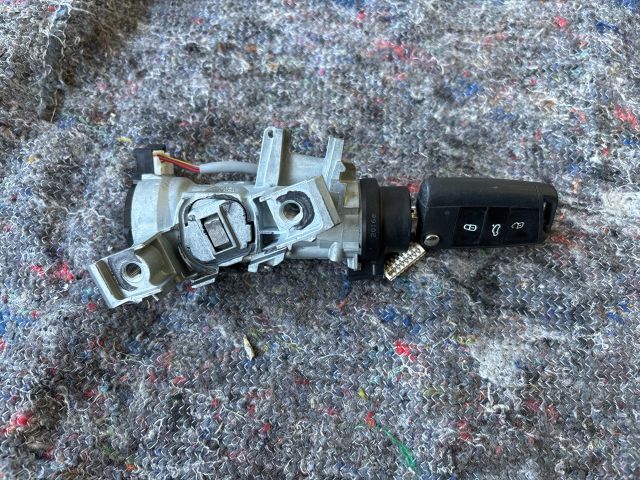 bontott SKODA OCTAVIA III Gyújtáskapcsoló Házzal