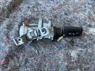 bontott SKODA OCTAVIA III Gyújtáskapcsoló Házzal