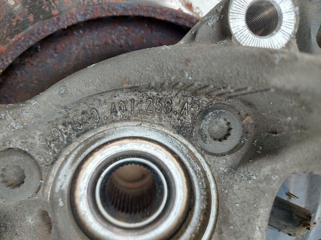 bontott SKODA OCTAVIA III Jobb első Csonkállvány Kerékaggyal