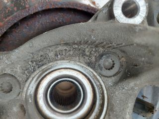 bontott SKODA OCTAVIA III Jobb első Csonkállvány Kerékaggyal