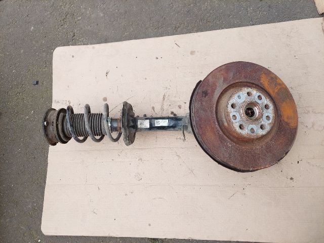 bontott SKODA OCTAVIA III Jobb első Csonkállvány Kerékaggyal