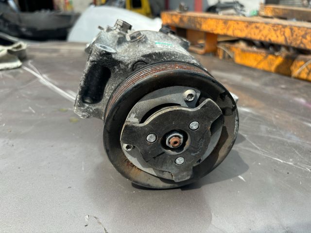 bontott SKODA OCTAVIA III Klímakompresszor