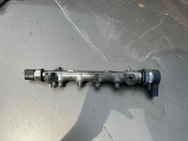 bontott SKODA OCTAVIA III Közösnyomócső