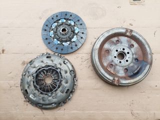 bontott SKODA OCTAVIA III Kuplung Szett Lendkerékkel