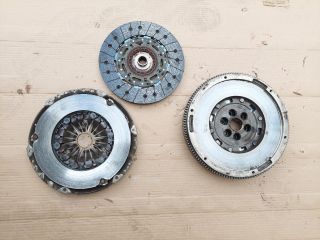 bontott SKODA OCTAVIA III Kuplung Szett Lendkerékkel