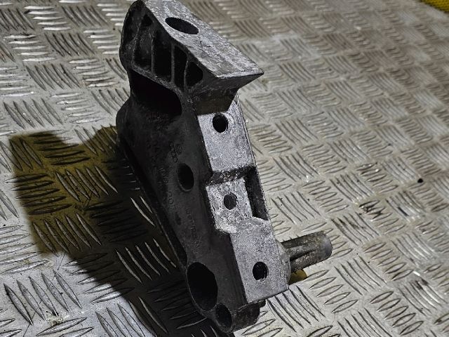 bontott SKODA OCTAVIA III Motor Tartó Bak (Fém)