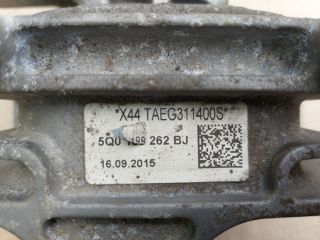 bontott SKODA OCTAVIA III Motor Tartó Bak Jobb