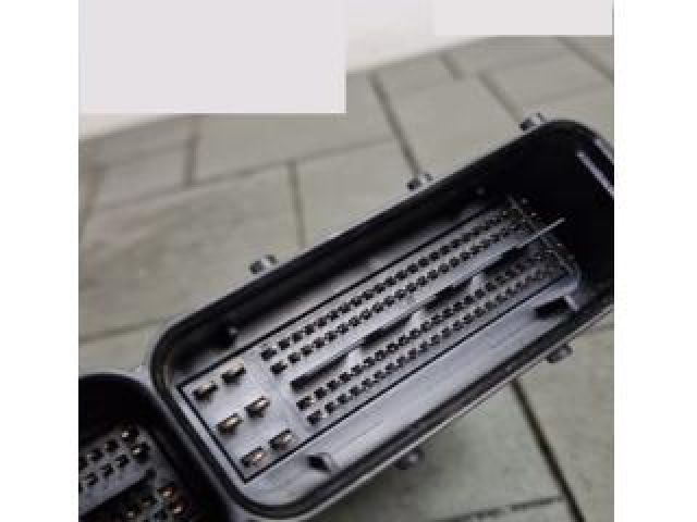 bontott SKODA OCTAVIA III Motorvezérlő