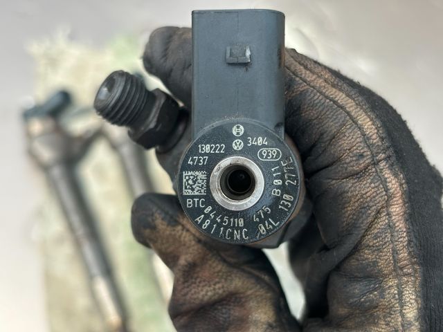 bontott SKODA OCTAVIA III Porlasztó Sor / Híd