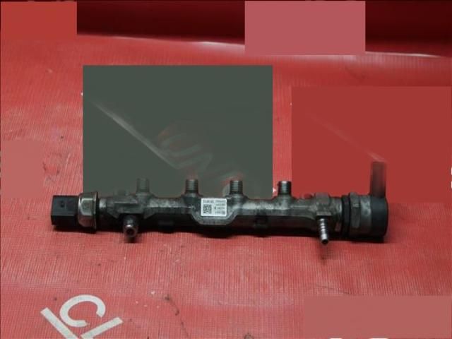 bontott SKODA OCTAVIA III Porlasztó Sor / Híd