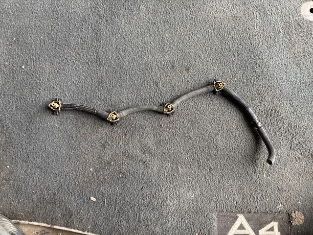 bontott SKODA OCTAVIA III Résolajcső