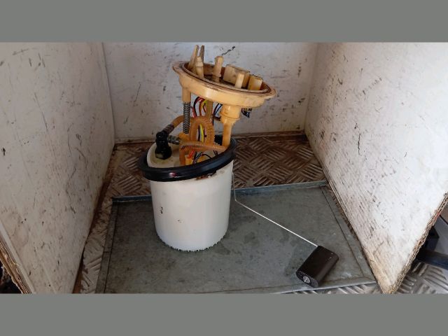 bontott SKODA OCTAVIA III Üzemanyag Szivattyú