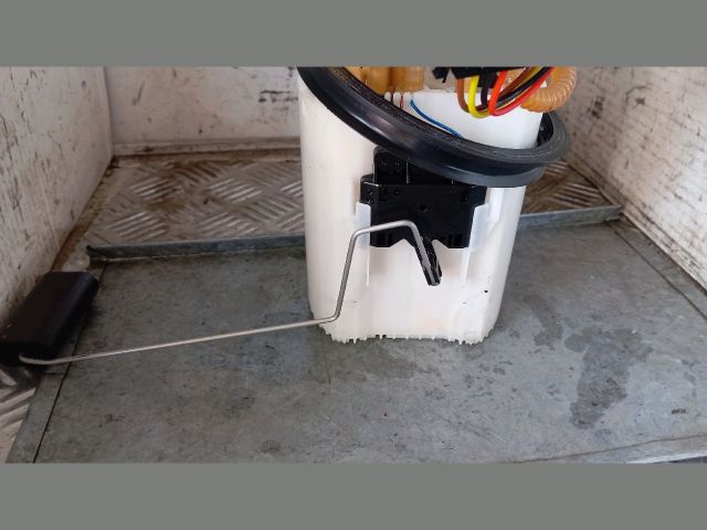 bontott SKODA OCTAVIA III Üzemanyag Szivattyú