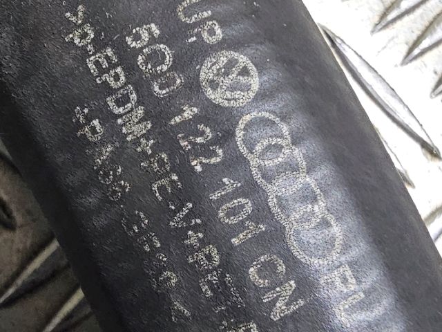 bontott SKODA OCTAVIA III Vízcső