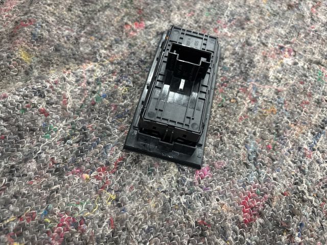 bontott SKODA OCTAVIA III Ablakemelő Kapcsoló Négyes / Kettes