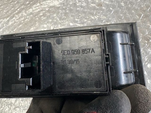 bontott SKODA OCTAVIA III Ablakemelő Kapcsoló Négyes / Kettes