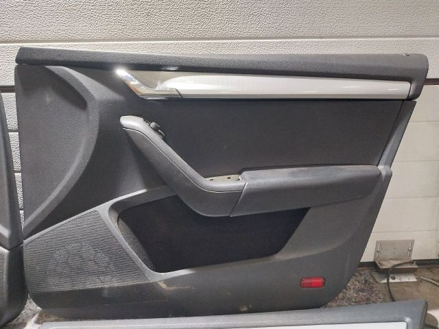 bontott SKODA OCTAVIA III Ajtó Kárpit Szett