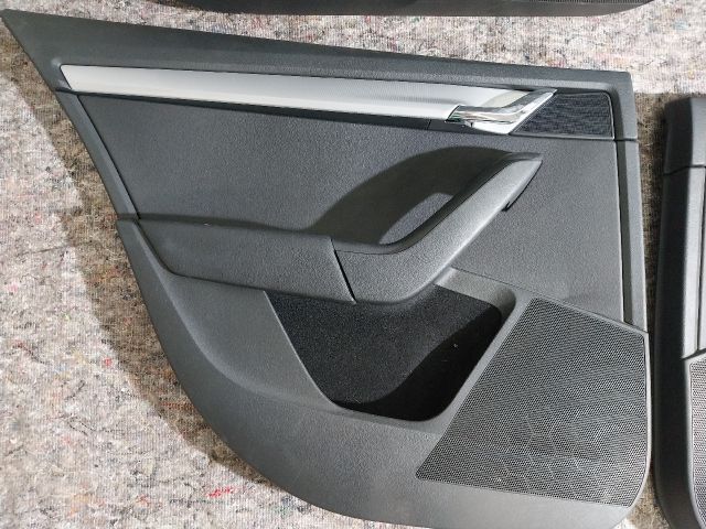 bontott SKODA OCTAVIA III Ajtó Kárpit Szett