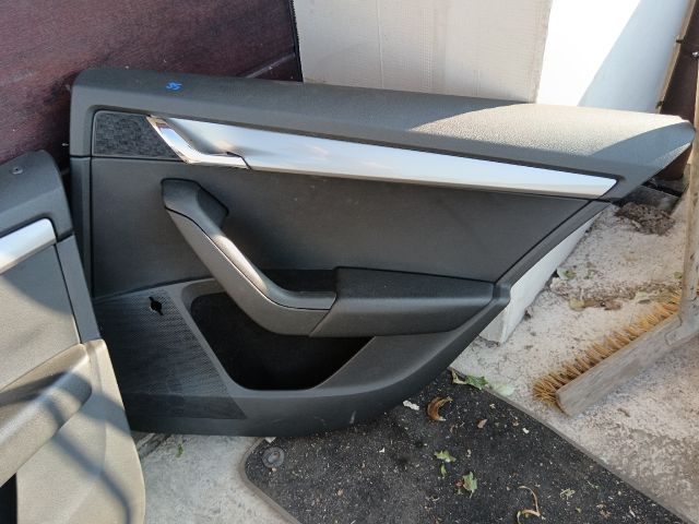 bontott SKODA OCTAVIA III Ajtó Kárpit Szett